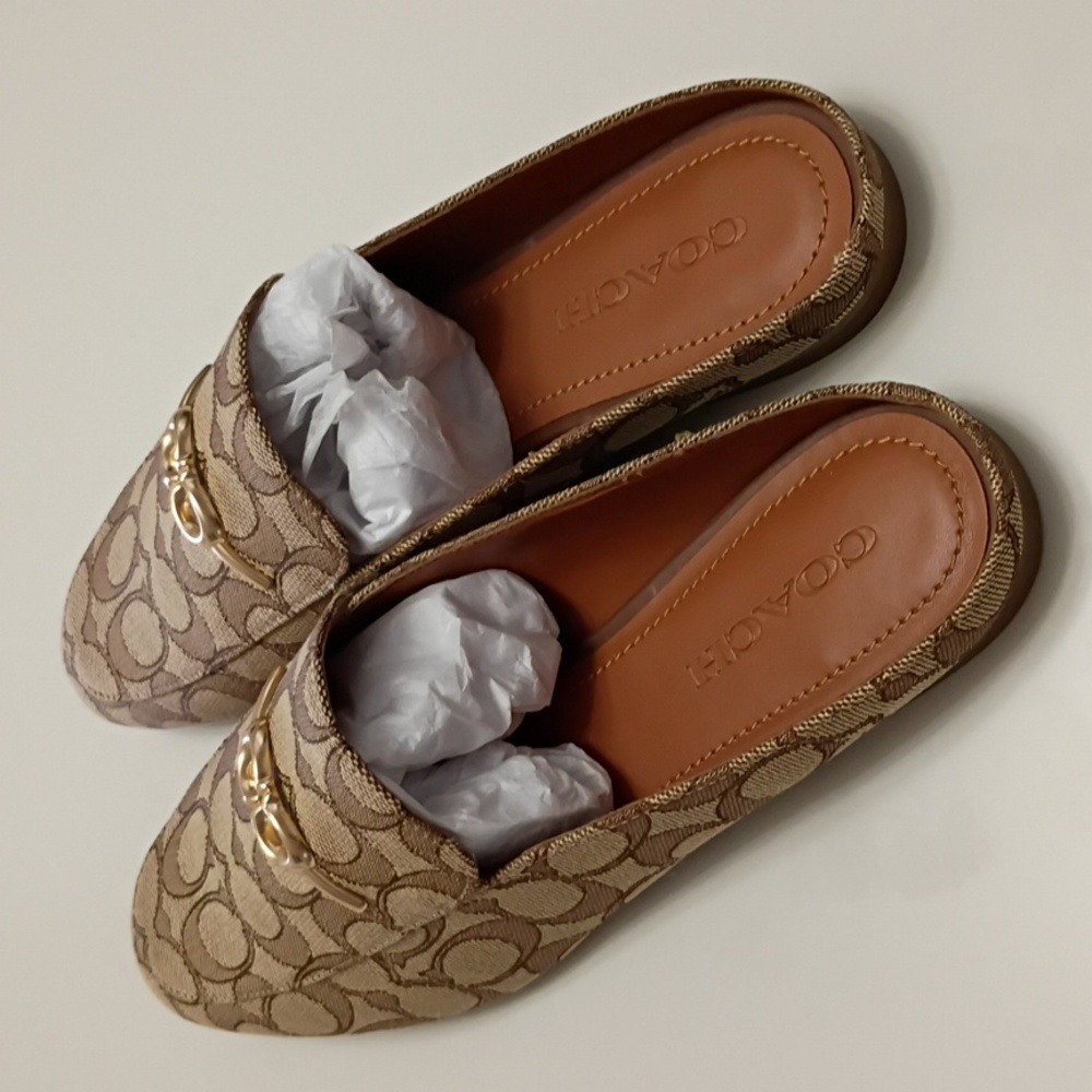 Coach Signature Flats 8.5 Women's Shoes Slides Slip Ons Gold Logo Office Career - Picture 6 of 7